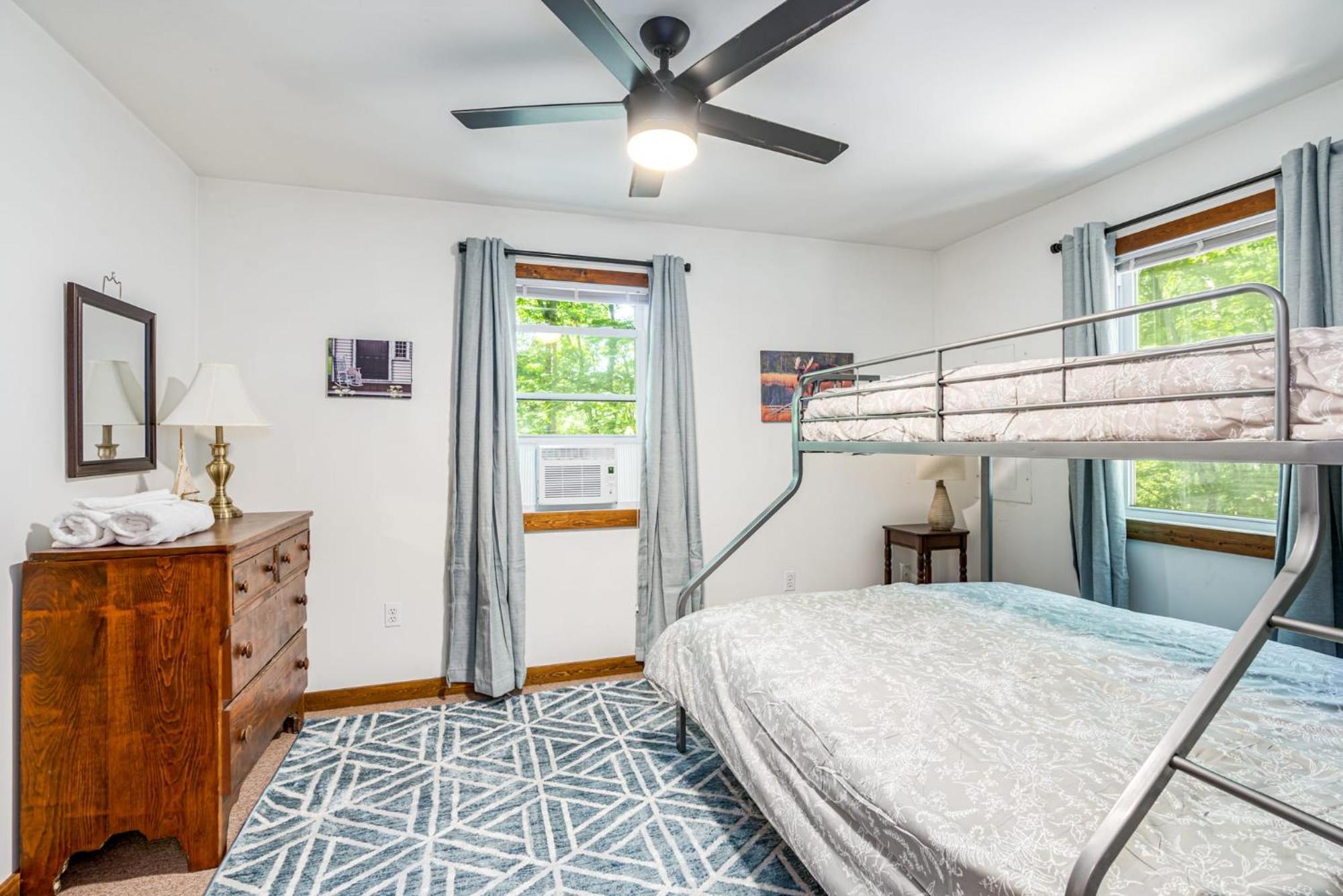 Secluded W Hot Tub, Fire Pit, Deck & Updated Wifi Great Cacapon Exterior photo
