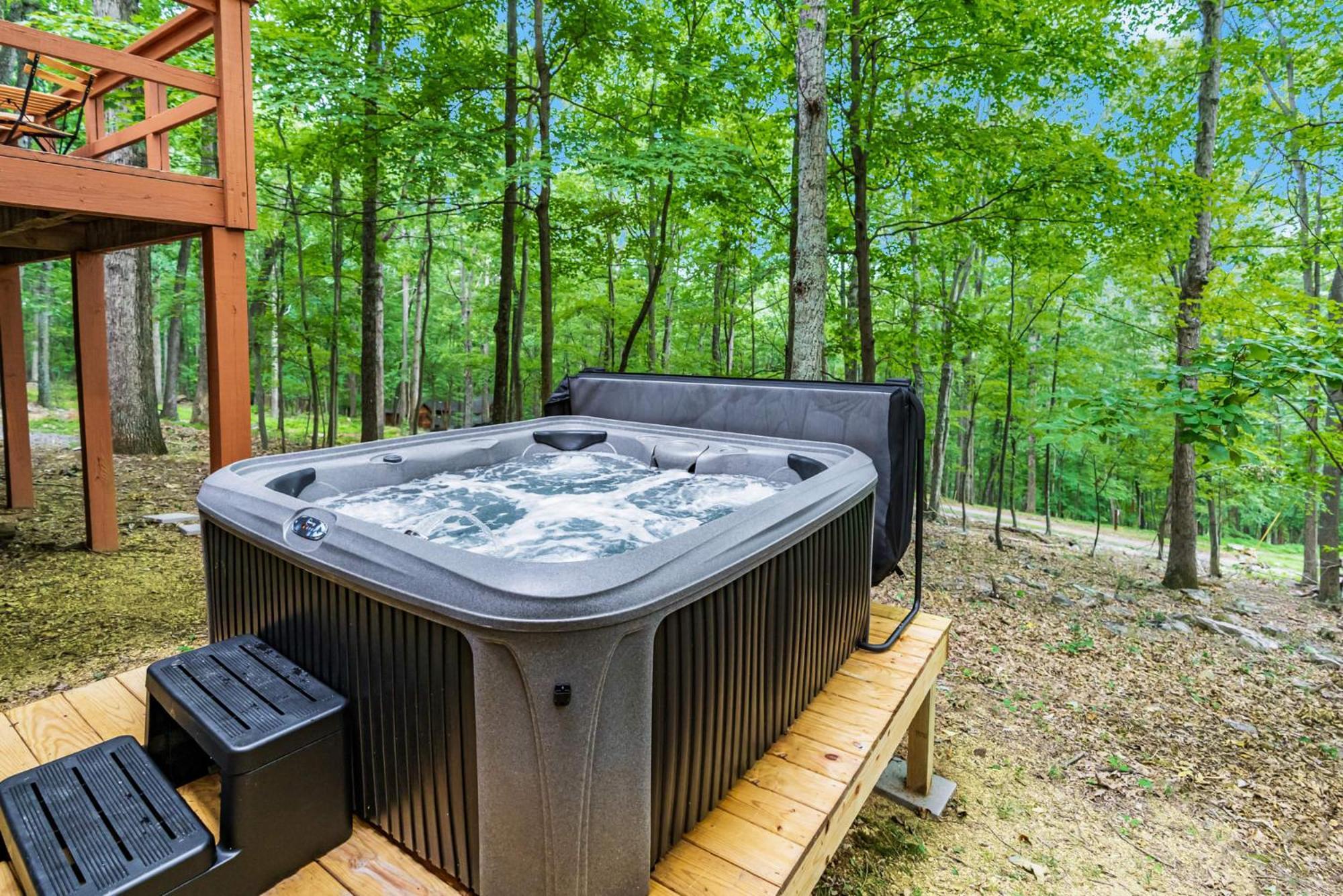 Secluded W Hot Tub, Fire Pit, Deck & Updated Wifi Great Cacapon Exterior photo